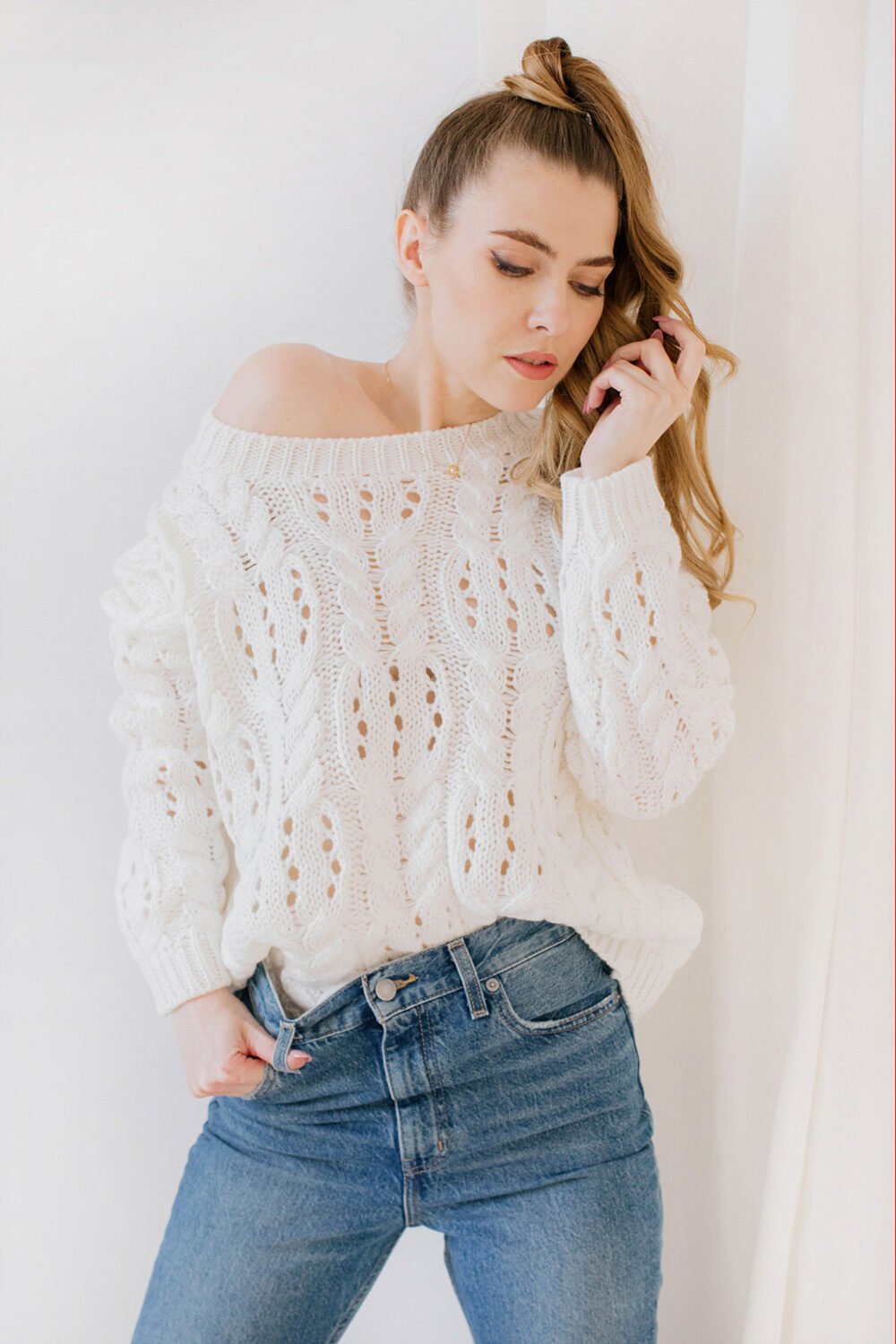 White Knit Pointelle O-Neck Pullover